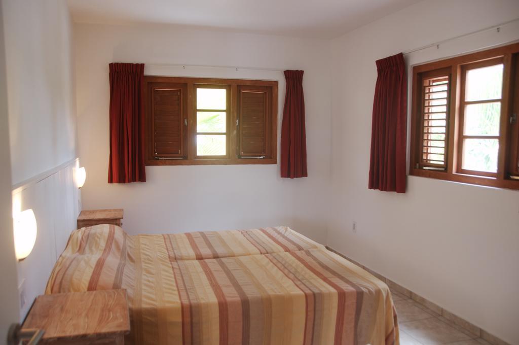 Bantopa Apartments Willemstad Room photo