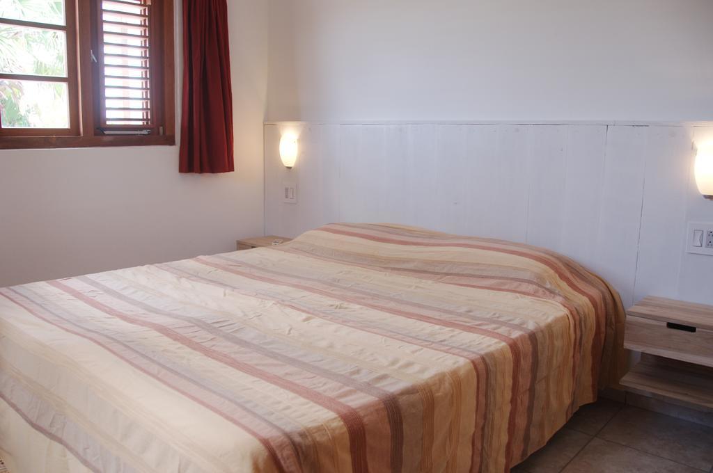 Bantopa Apartments Willemstad Room photo