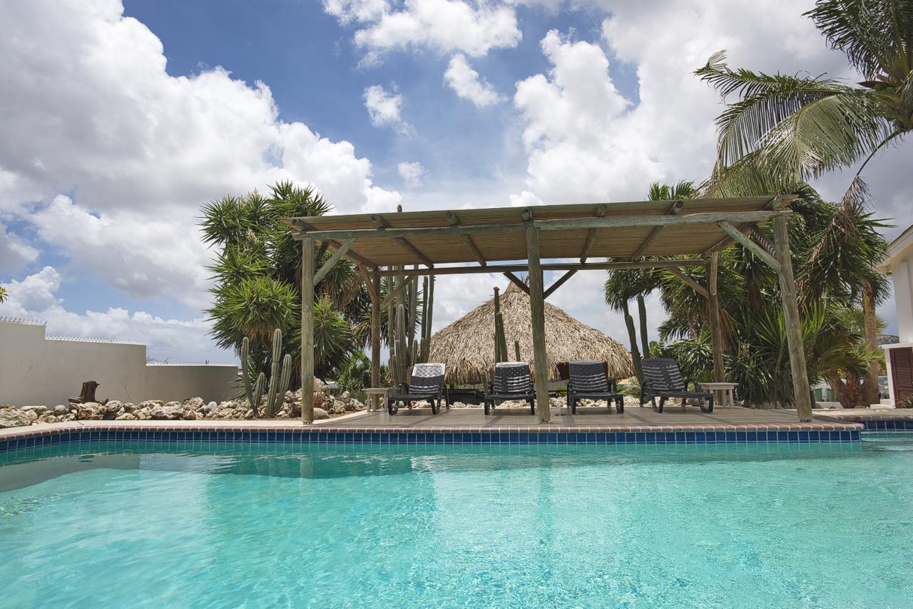Bantopa Apartments Willemstad Exterior photo