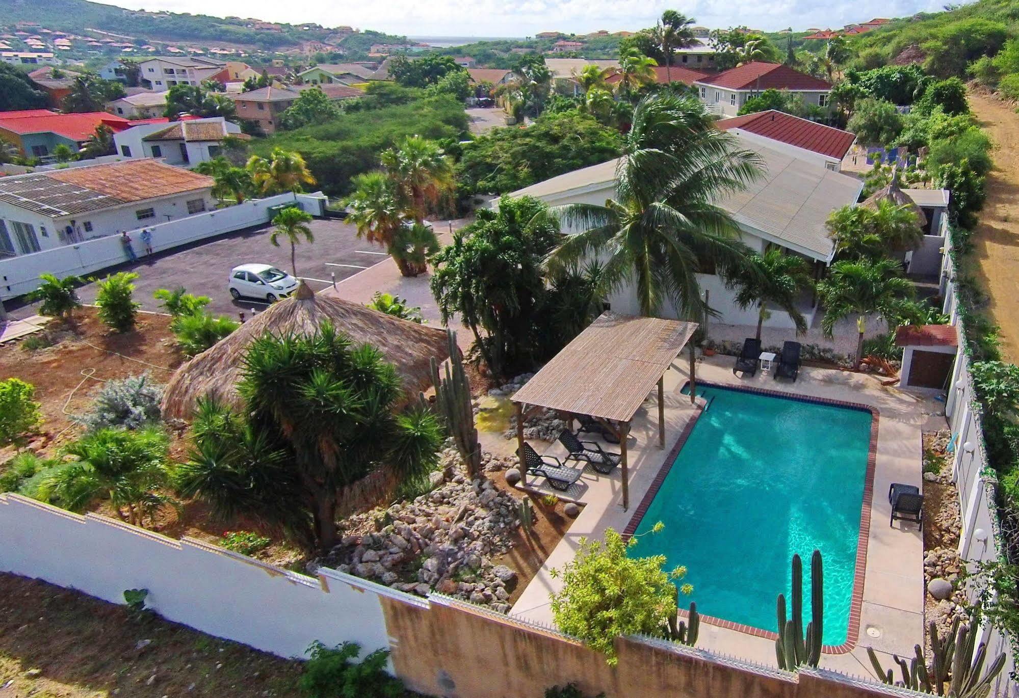 Bantopa Apartments Willemstad Exterior photo